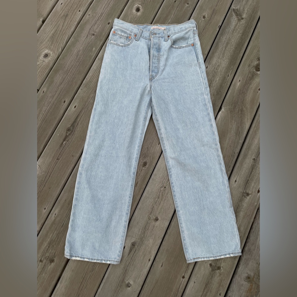 Levi’s rib cage straight ankle jeans